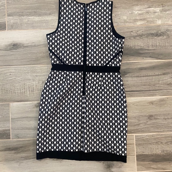 Laundry Dress - Picture 3 of 3